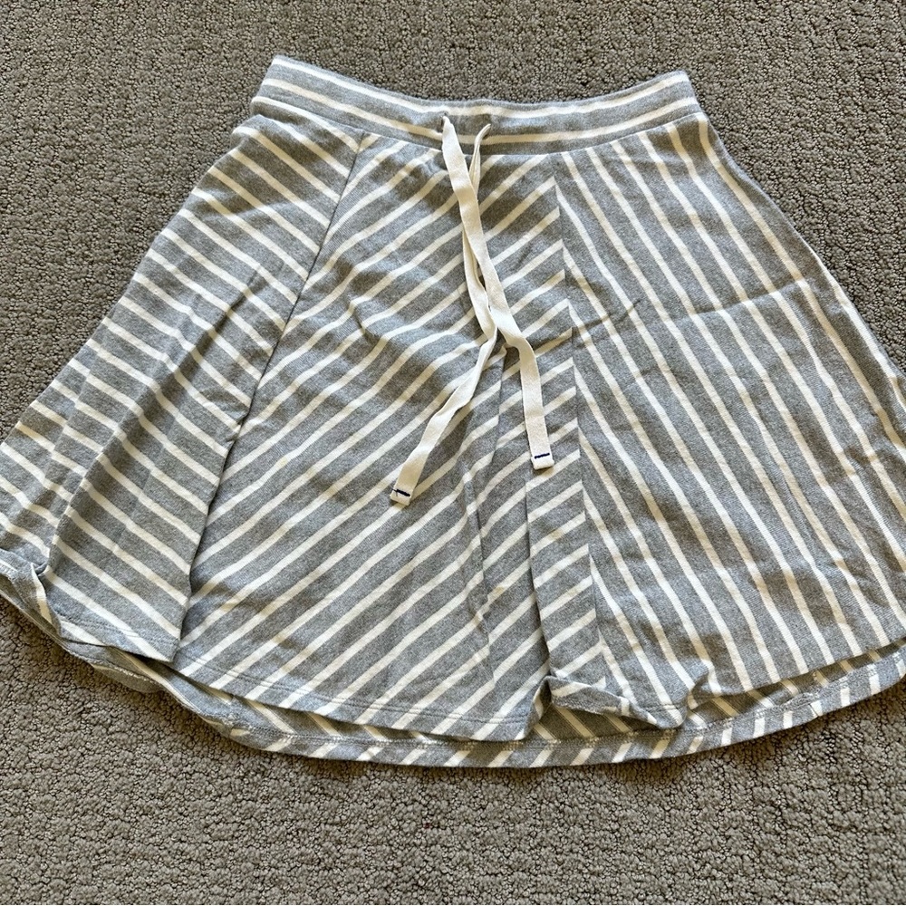 UNIQLO skater skirt